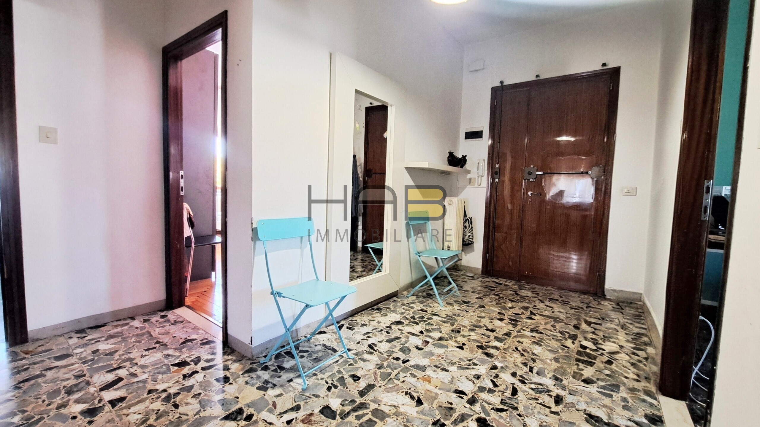 Quadrilocale con box in via lando landucci, Padova