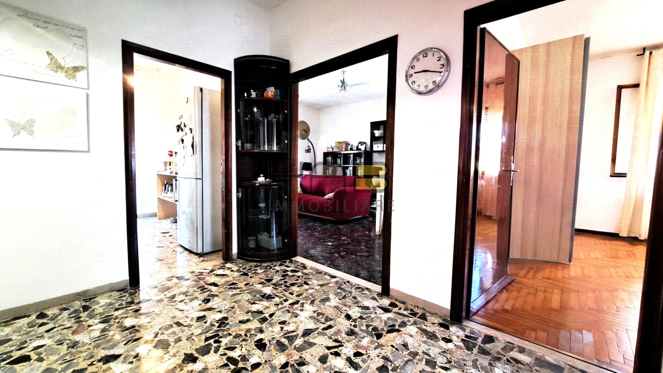 Quadrilocale con box in via lando landucci, Padova