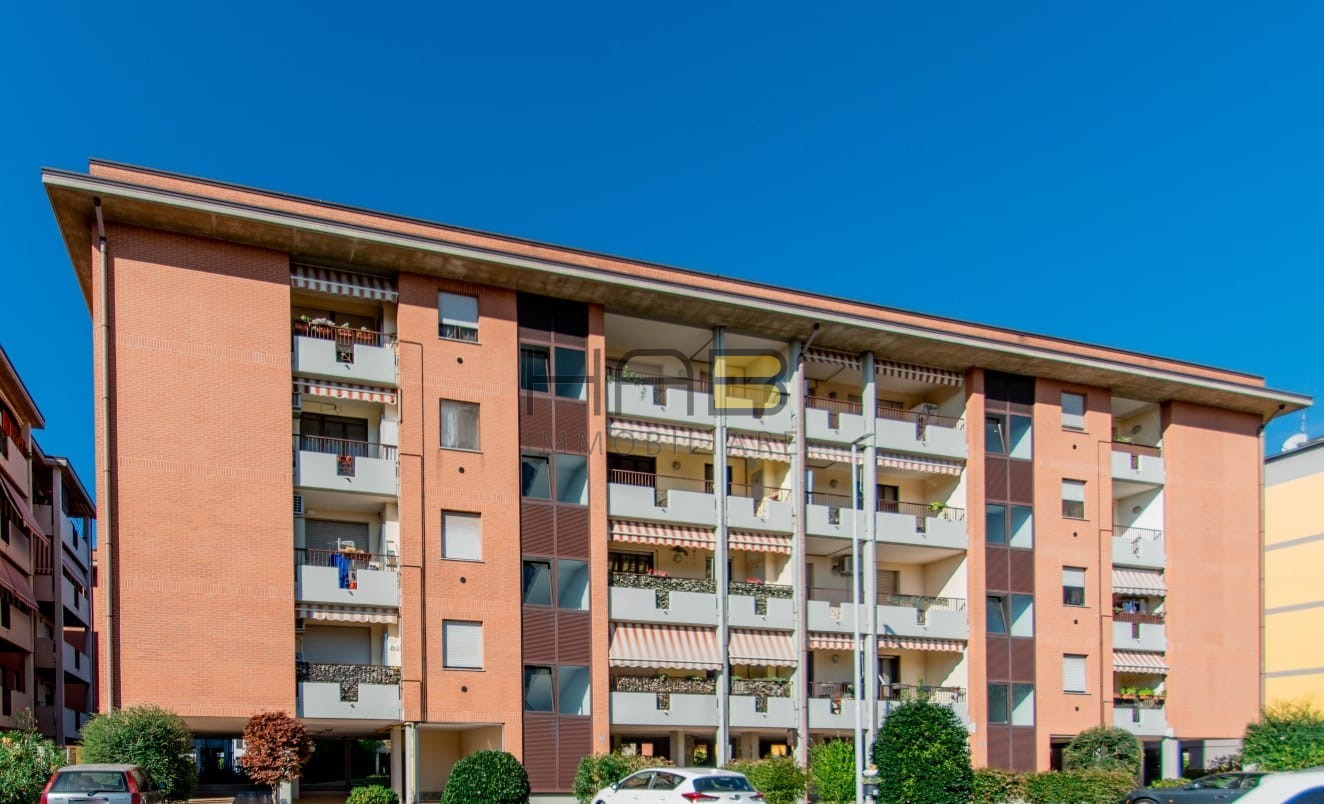 Bilocale con box in via antonio de curtis 5, Busto Arsizio