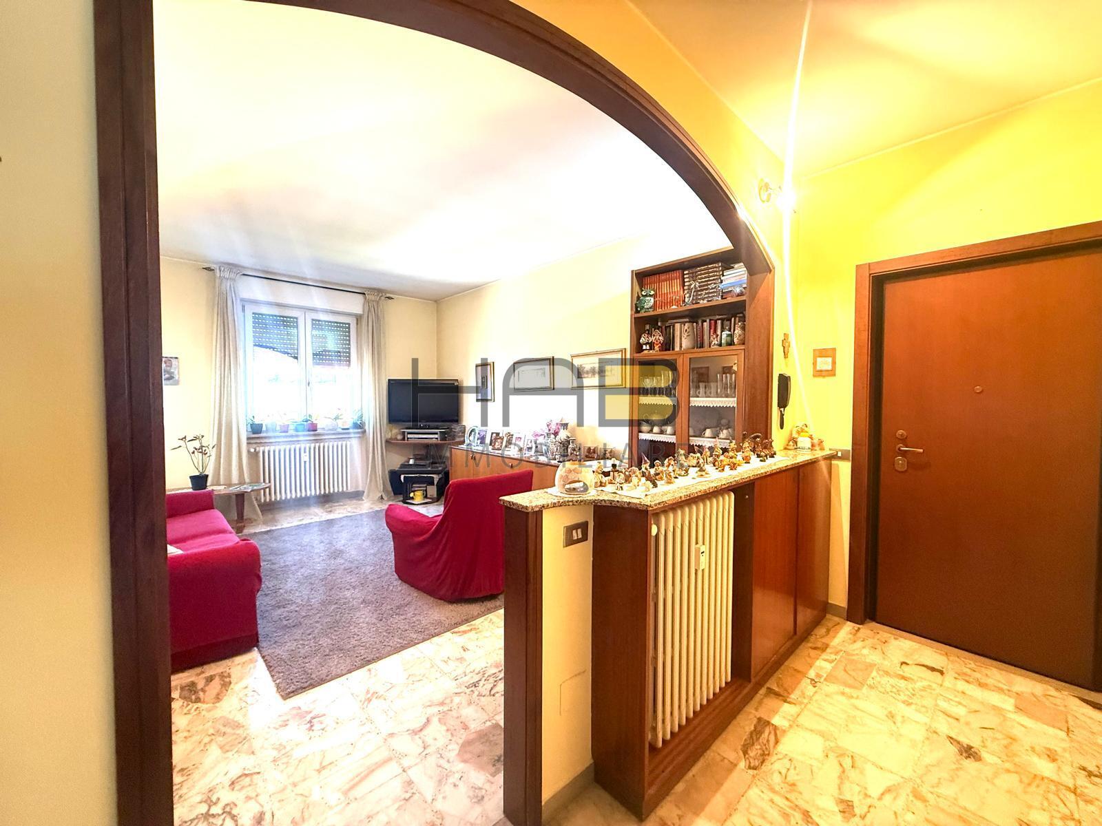 Trilocale con box in via fratelli ruffini, Busto Arsizio