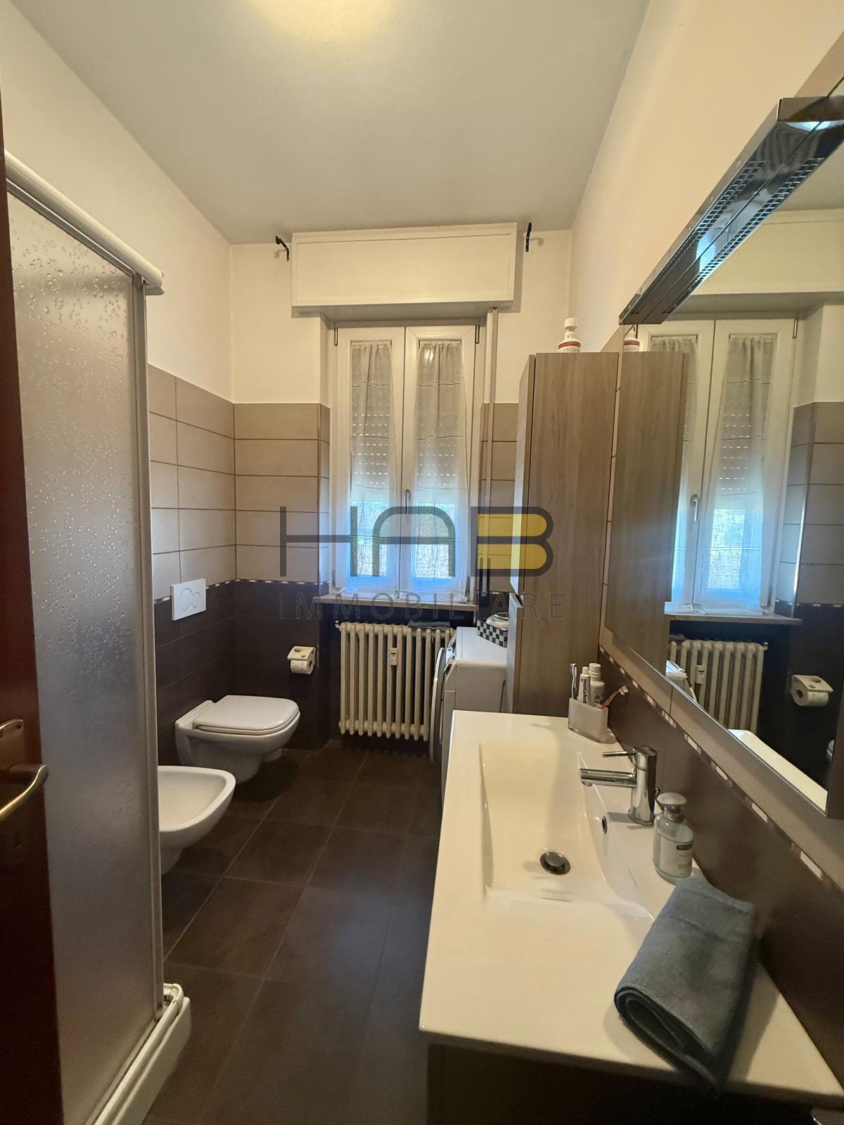 Trilocale con box in via fratelli ruffini, Busto Arsizio