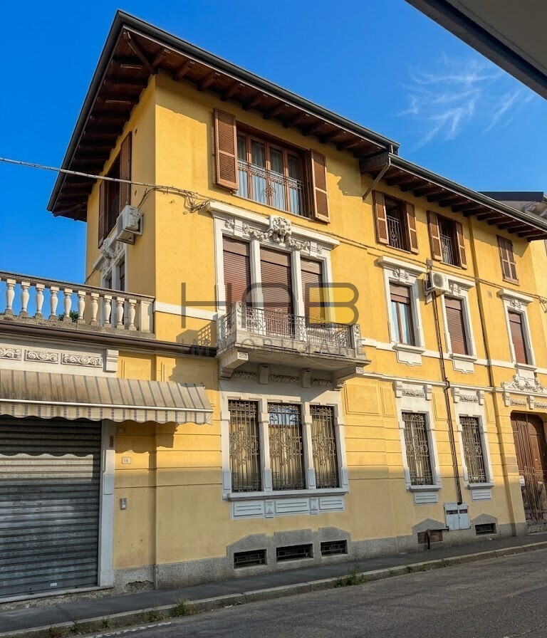 Appartamento con terrazzo in via amilcare ponchielli 14, Busto Arsizio