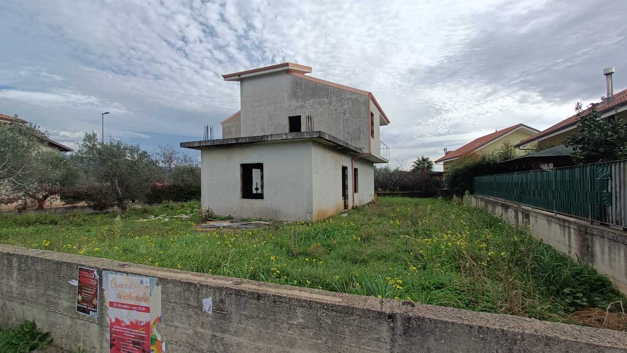 Villa in vendita in localit� scalo ferroviario, Feroleto Antico
