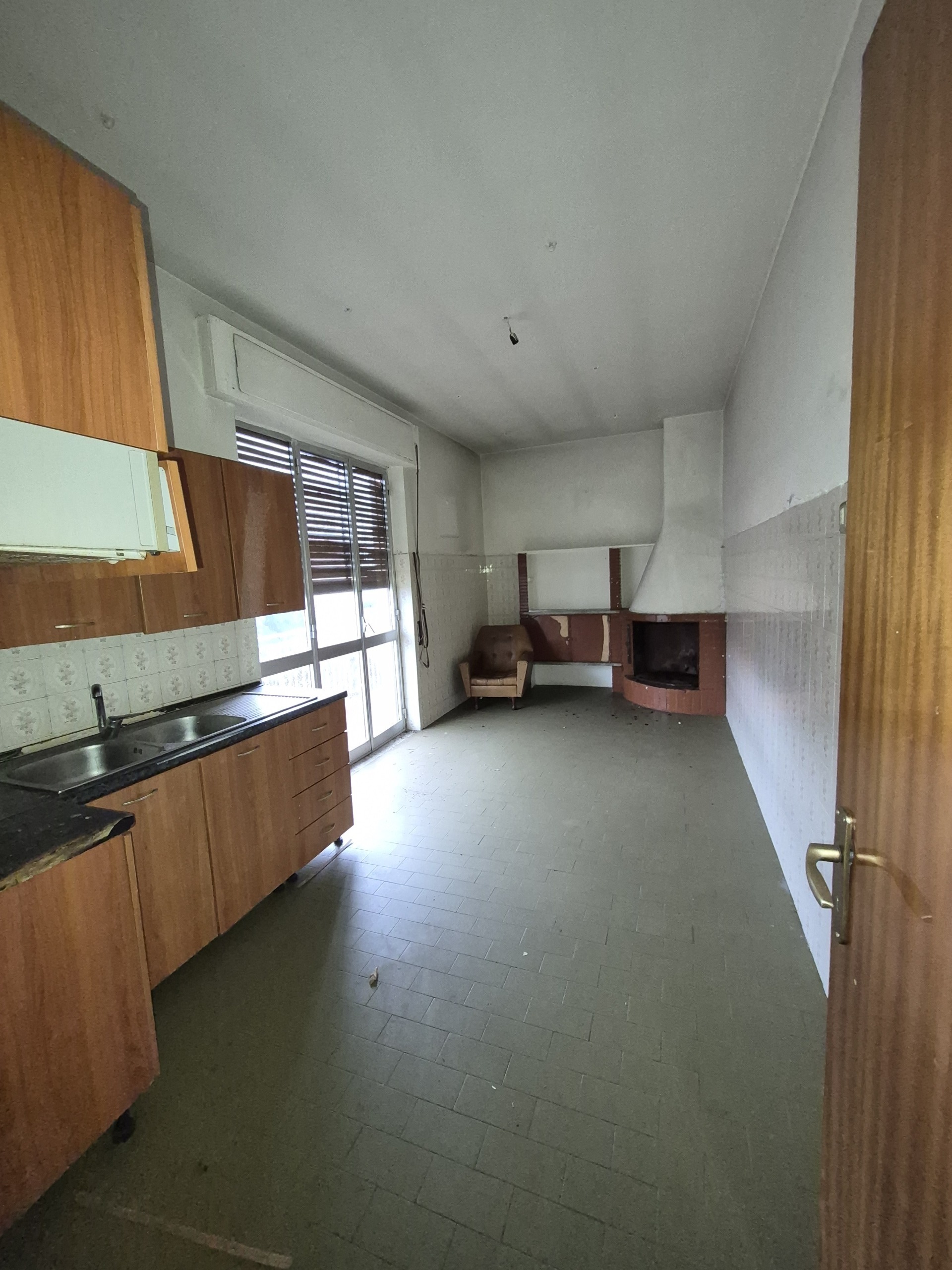 Villa da ristrutturare in viale i maggio 44, Maida