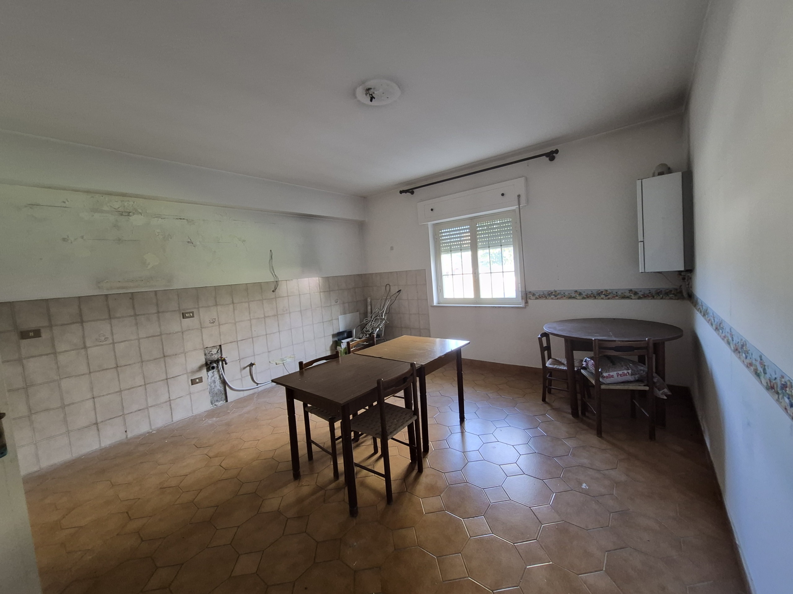 Appartamento da ristrutturare in via degli irpini 1, Lamezia Terme