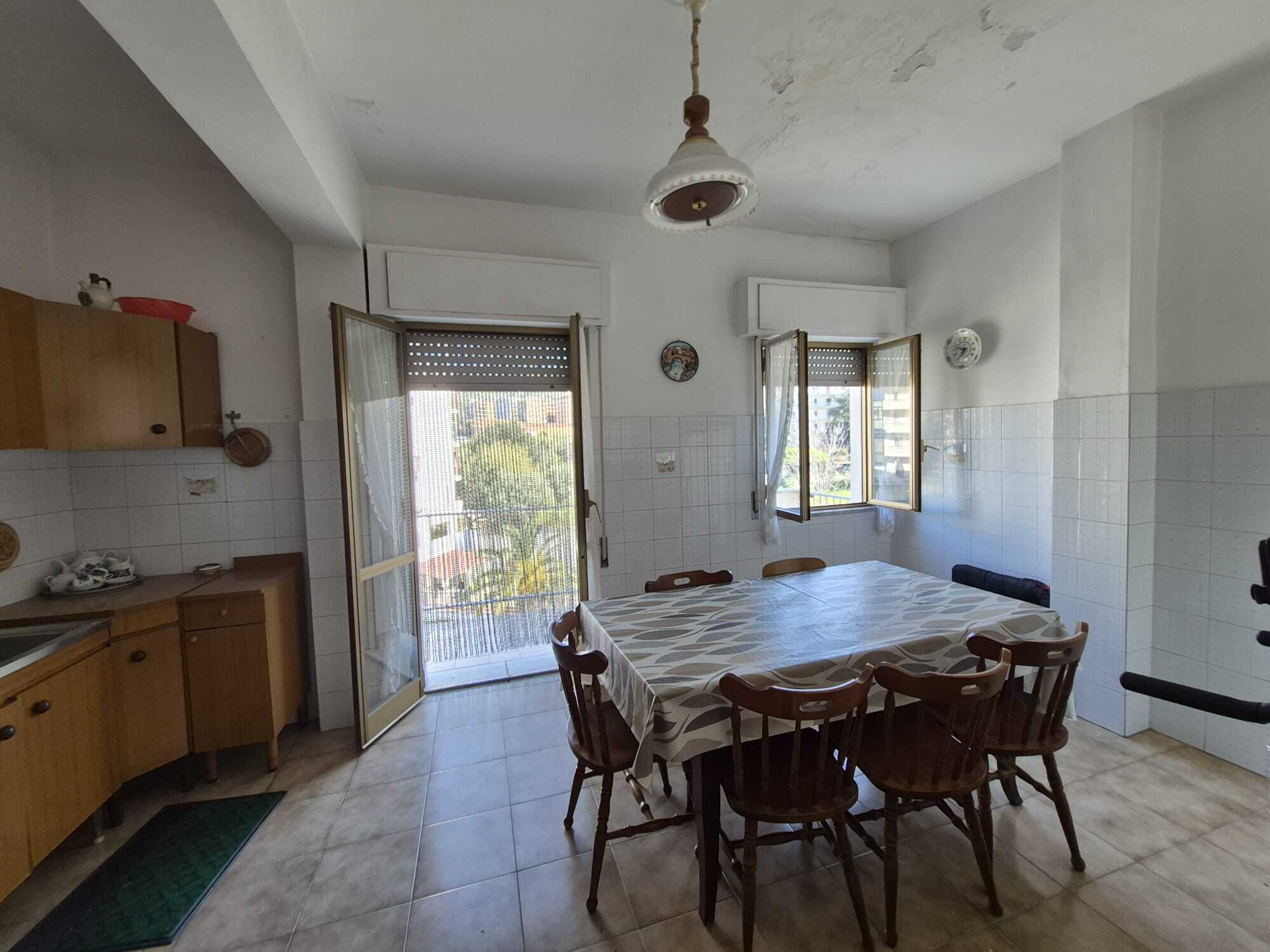 Quadrilocale da ristrutturare in via razionale 5, Lamezia Terme