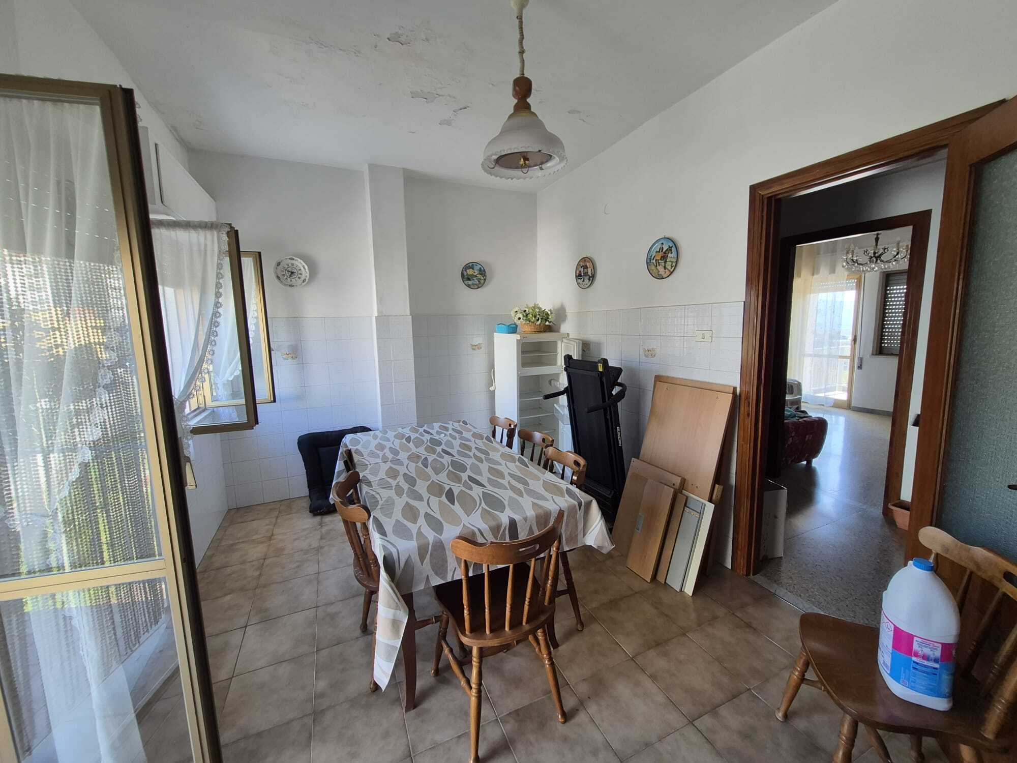 Quadrilocale da ristrutturare in via razionale 5, Lamezia Terme