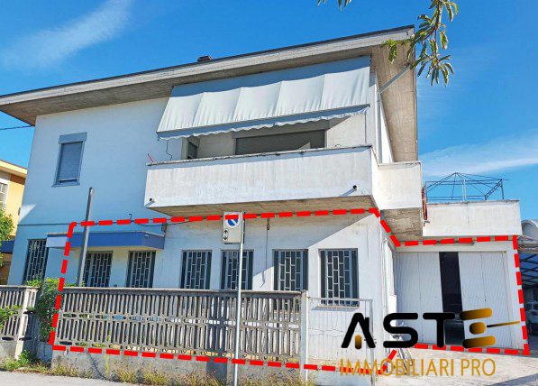 Locale commerciale in vendita a Vicenza