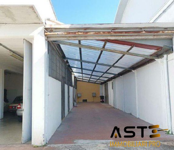 Locale commerciale in vendita a Vicenza