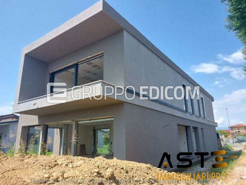 Villa in vendita a Monticello Conte Otto