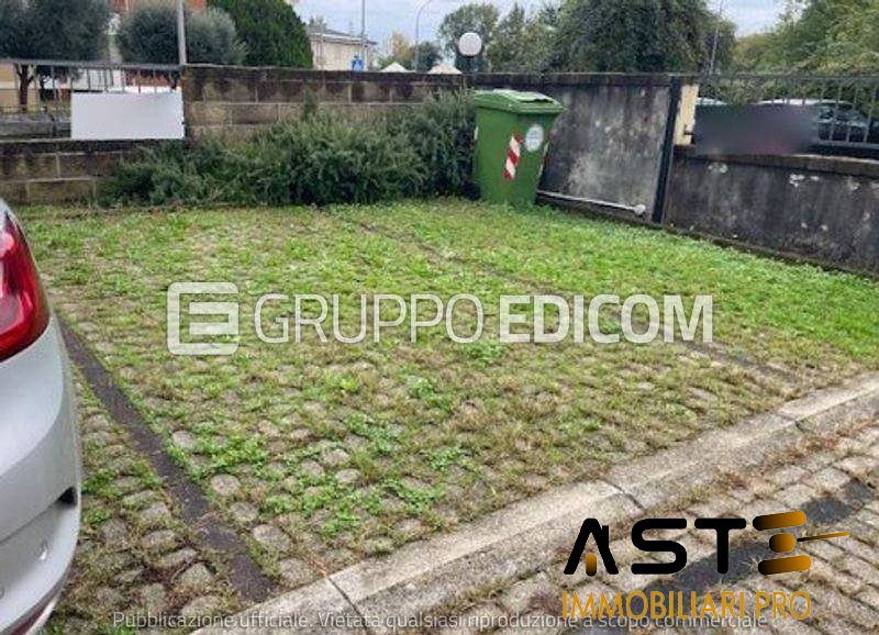 Locale commerciale in vendita a Bassano del Grappa