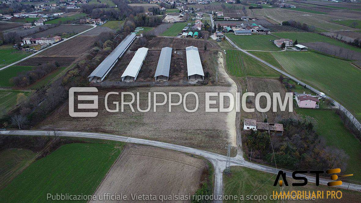 Locale commerciale in vendita a Fonte