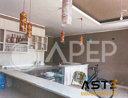 Locale commerciale in vendita a Rubano