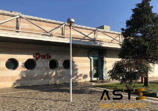 Locale commerciale in vendita a Abano Terme