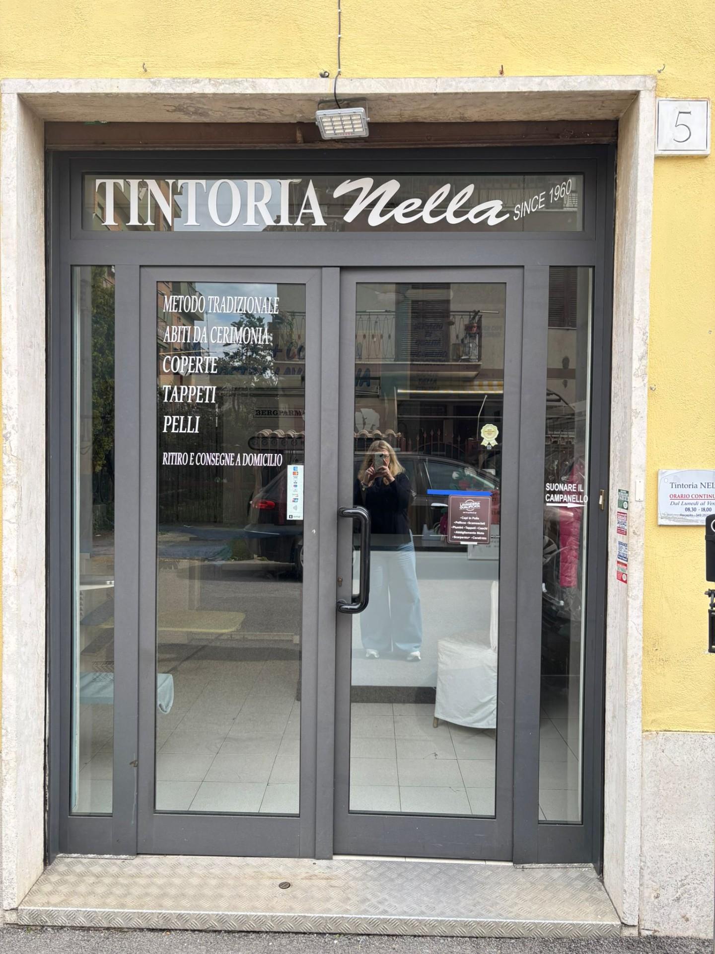 Negozio da ristrutturare a Roma