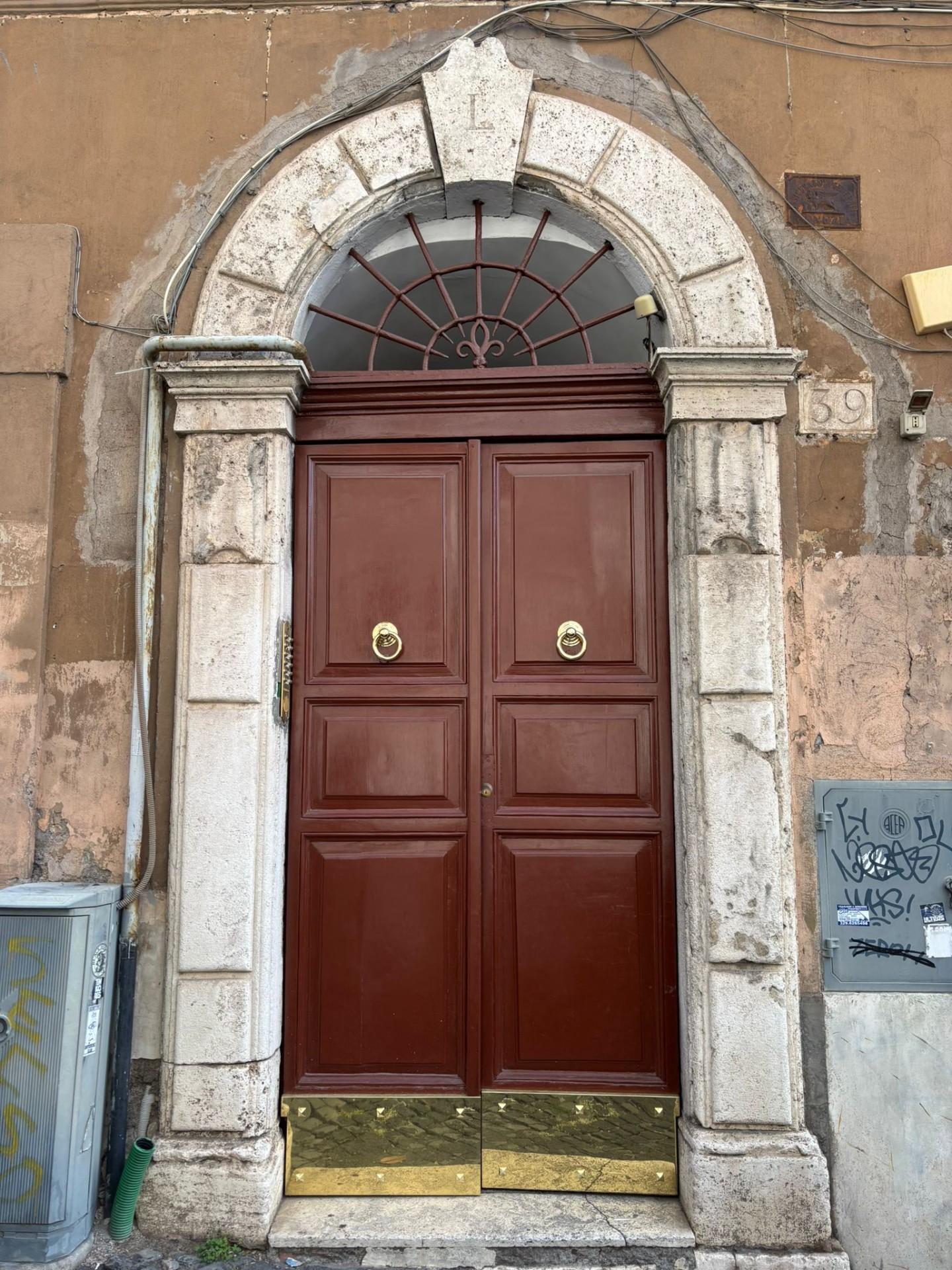 Casa vacanza Bilocale da ristrutturare, Roma rione monti