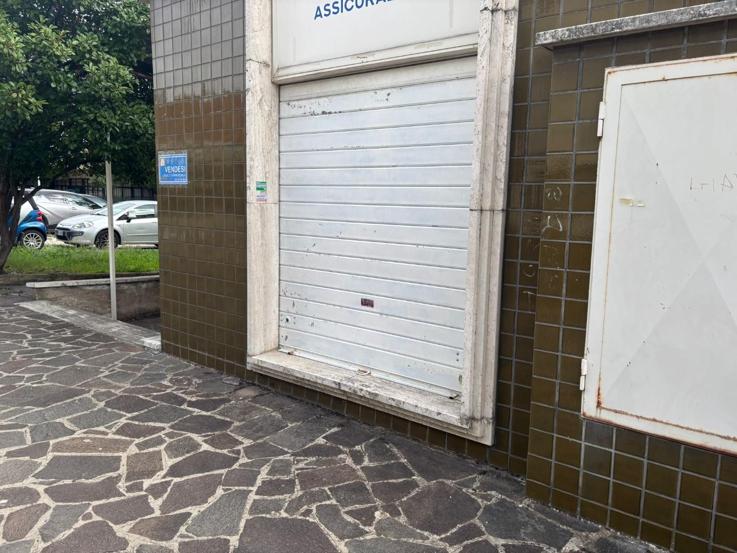 Negozio in affitto a Roma