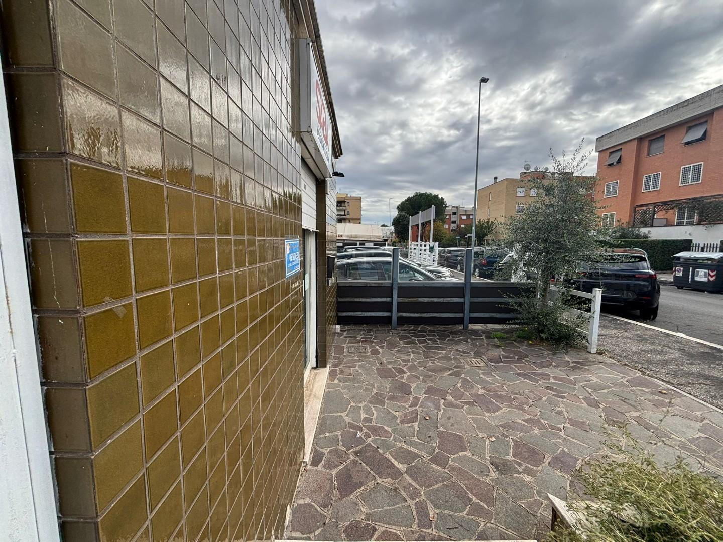 Negozio in affitto a Roma