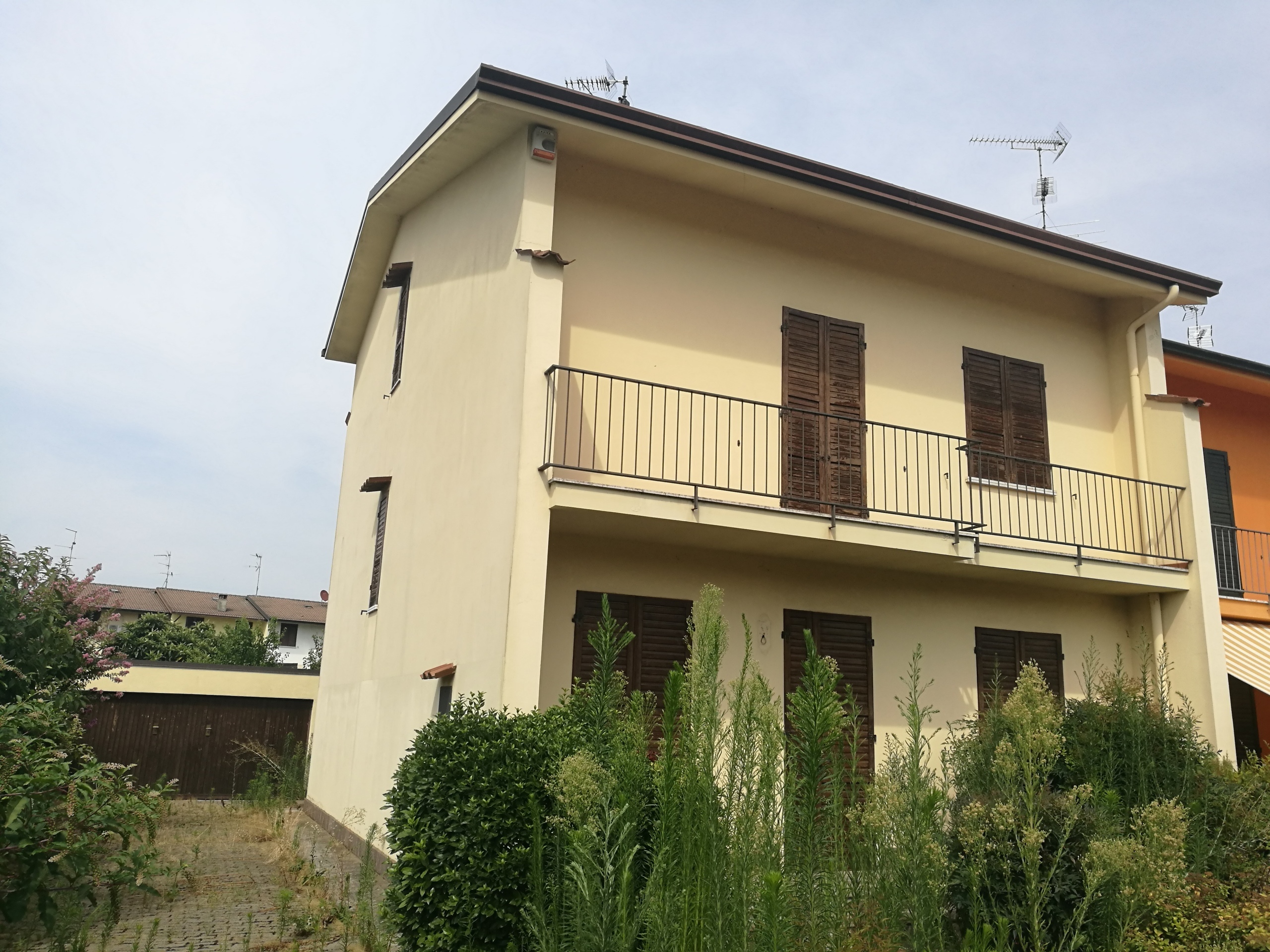 Villetta a schiera con giardino in via costa 54, Casalmaggiore