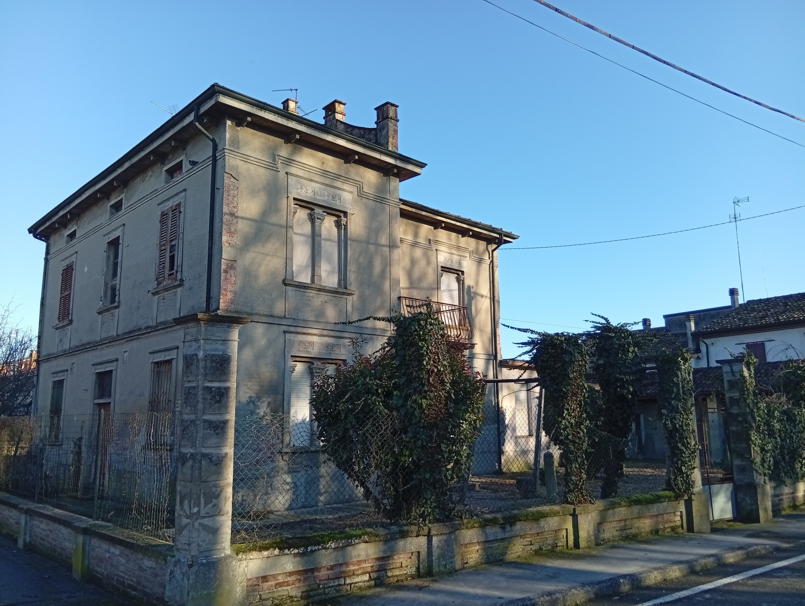 Casa indipendente da ristrutturare in via balilla 14, Rivarolo del Re ed Uniti