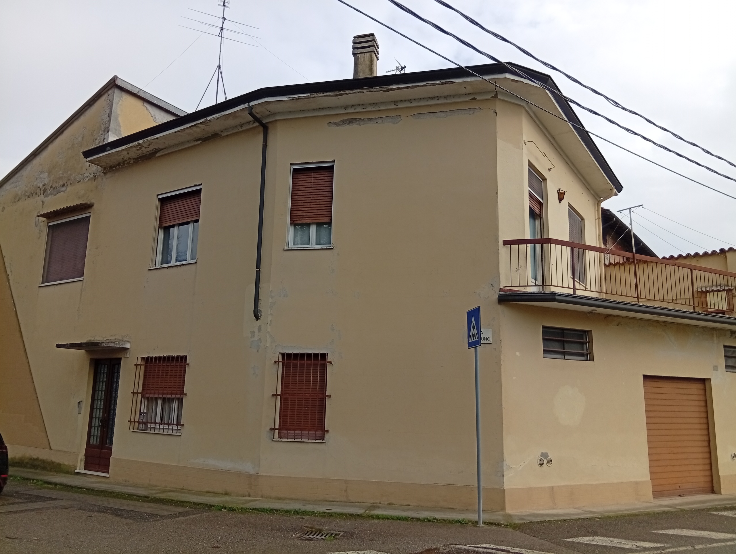 Villa con terrazzo in via baldesio 109, Casalmaggiore