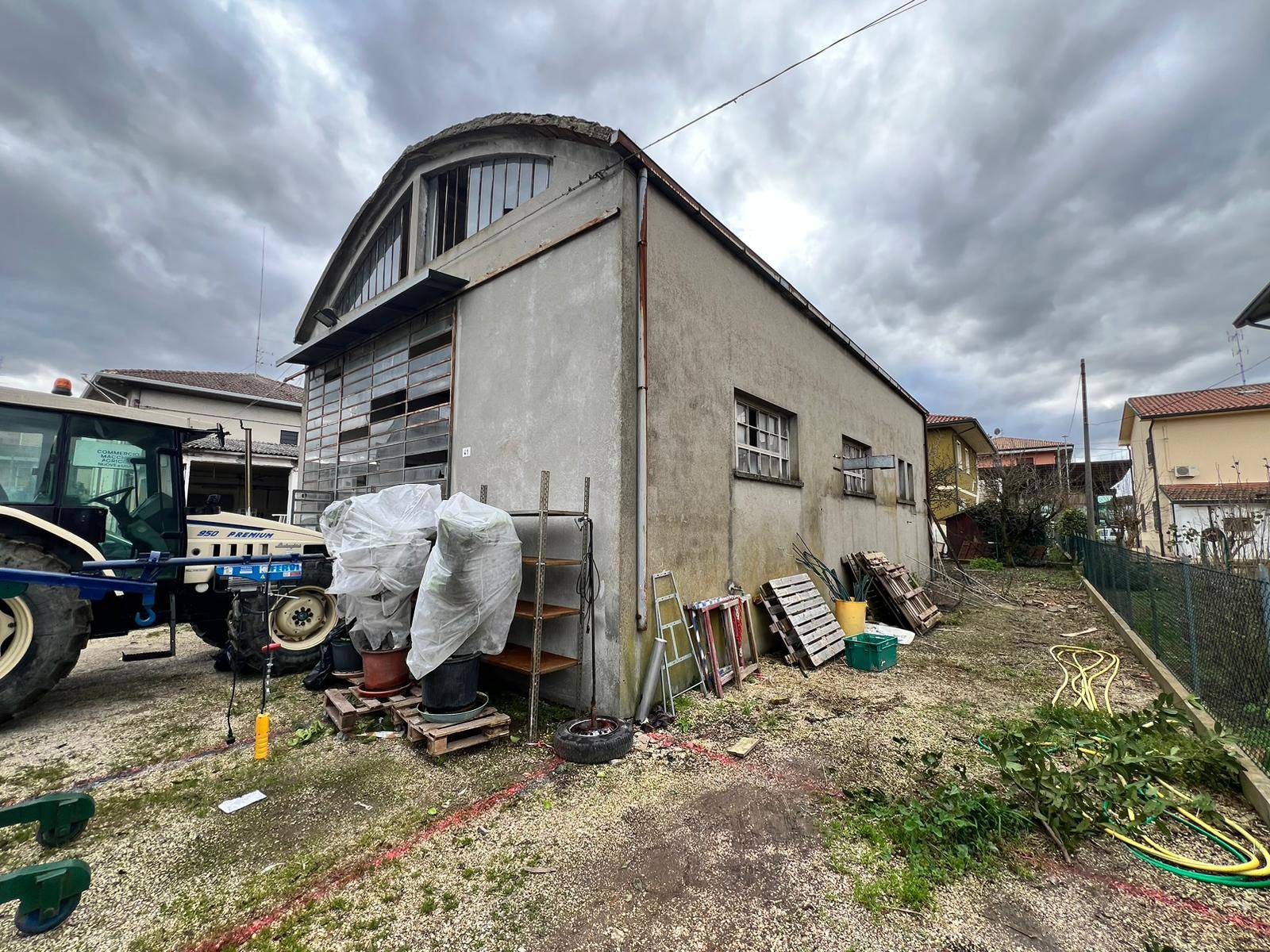 Magazzino in vendita a Bertinoro, Santa Maria Nuova