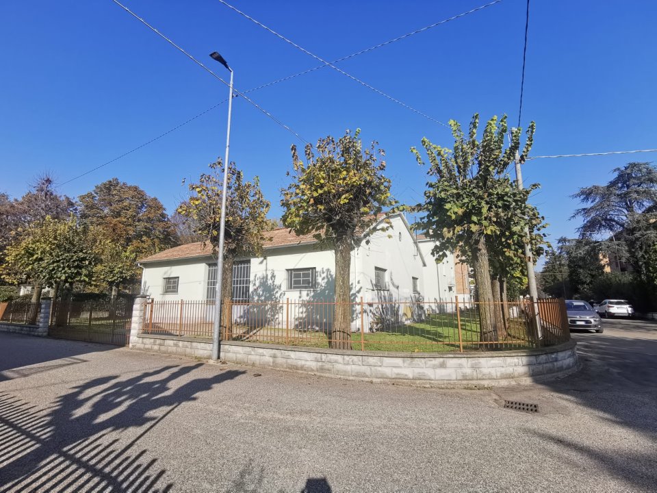 Villa in vendita a Correggio