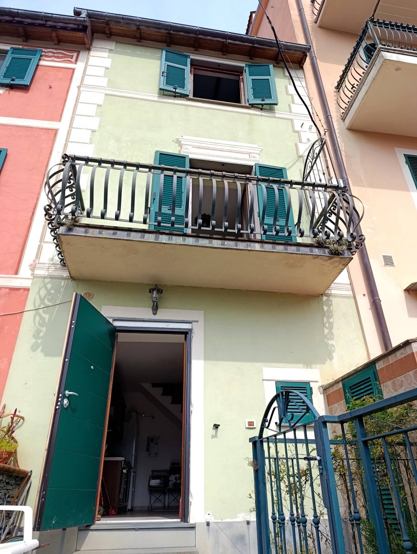 Villette a schiera in vendita a Avegno