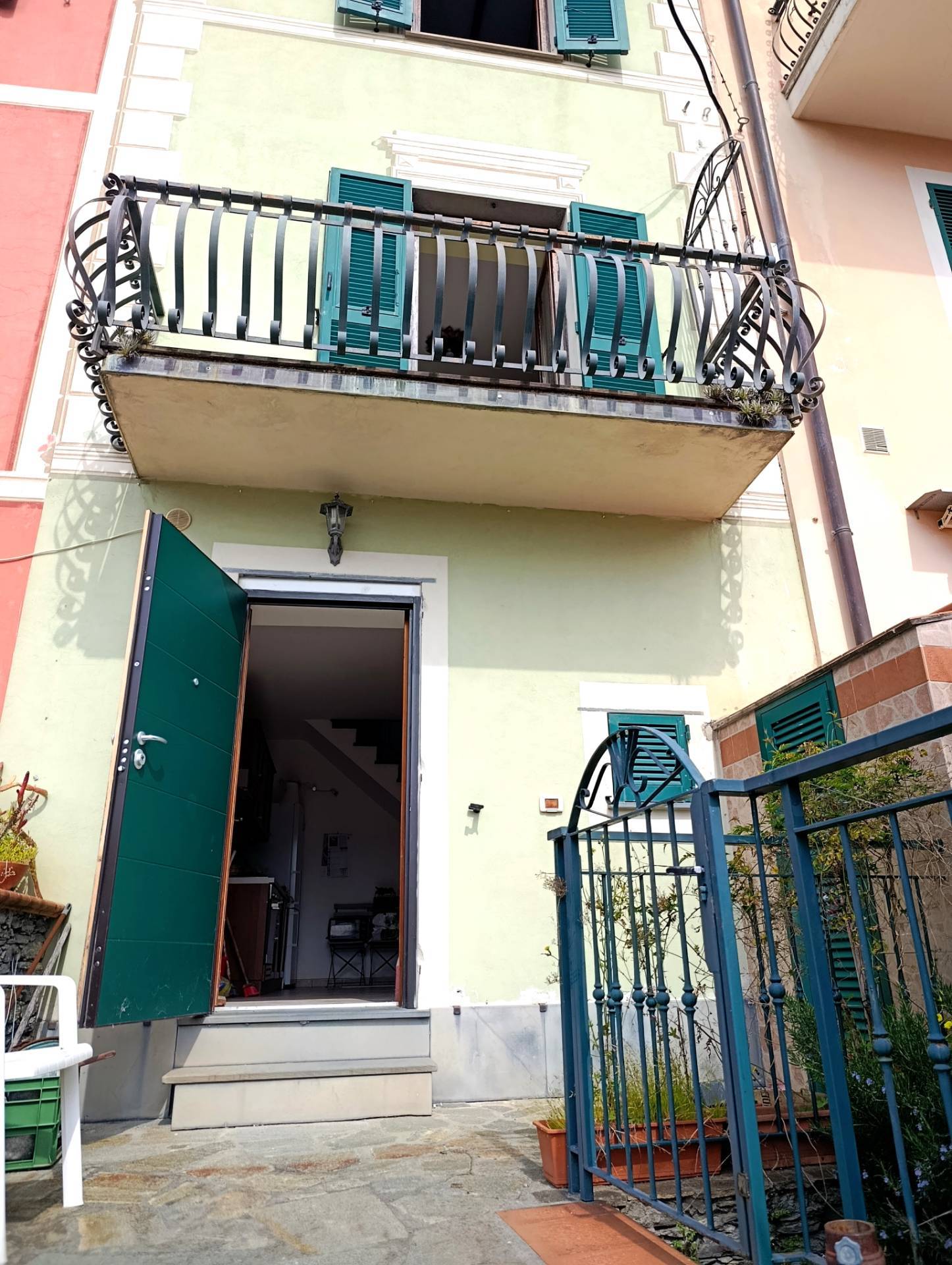 Villette a schiera in vendita a Avegno