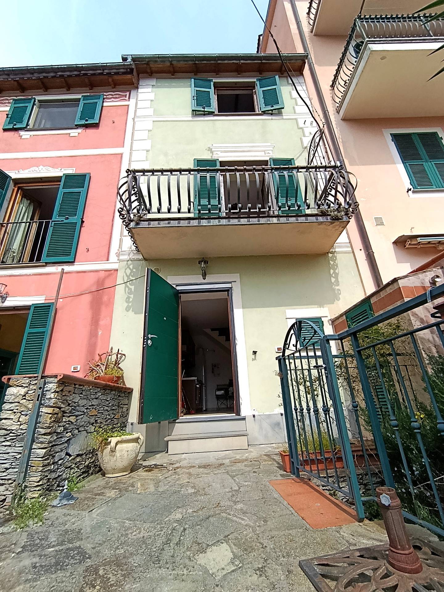 Villette a schiera in vendita a Avegno