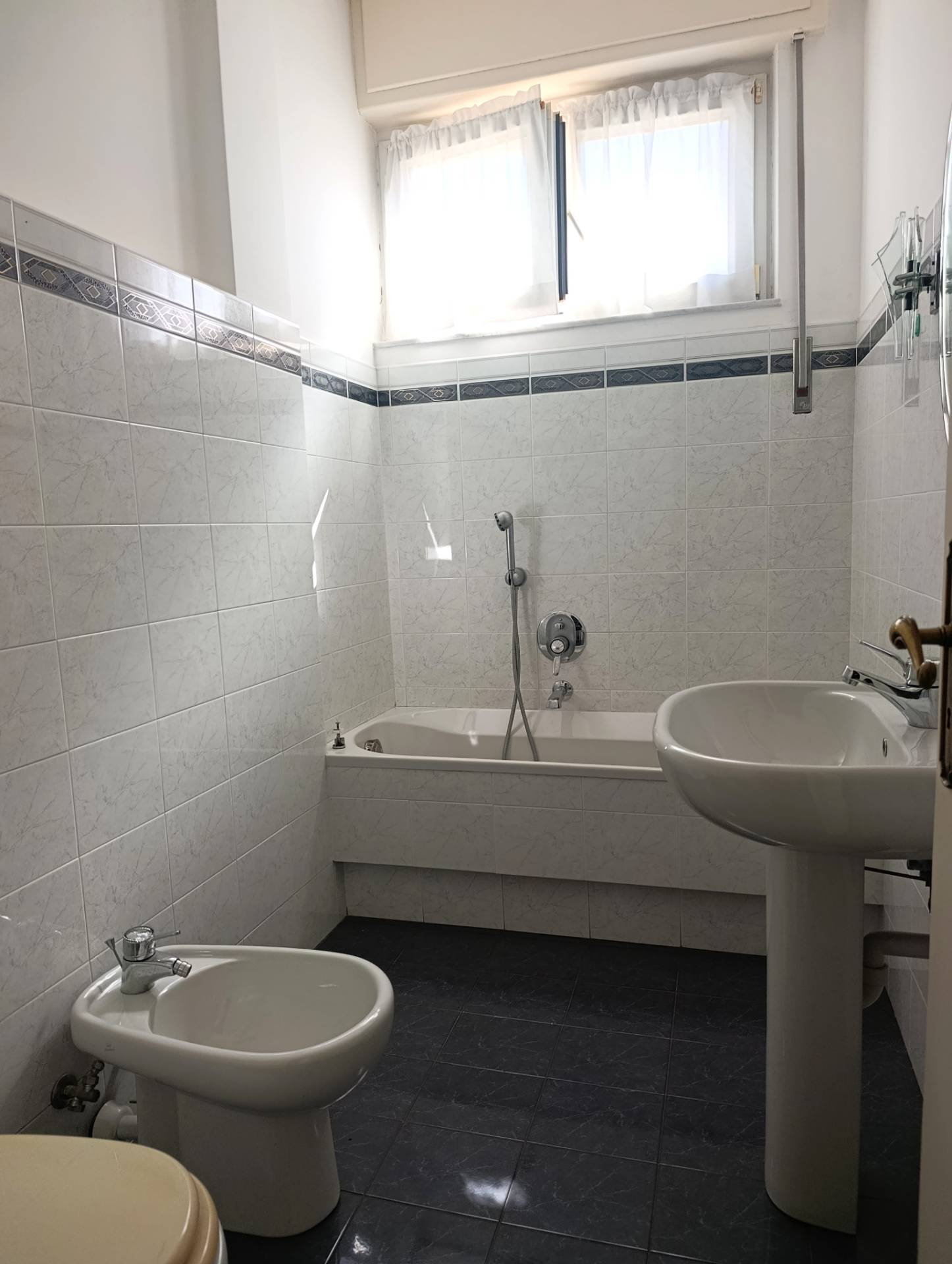 Appartamento in vendita a Savona, Valloria