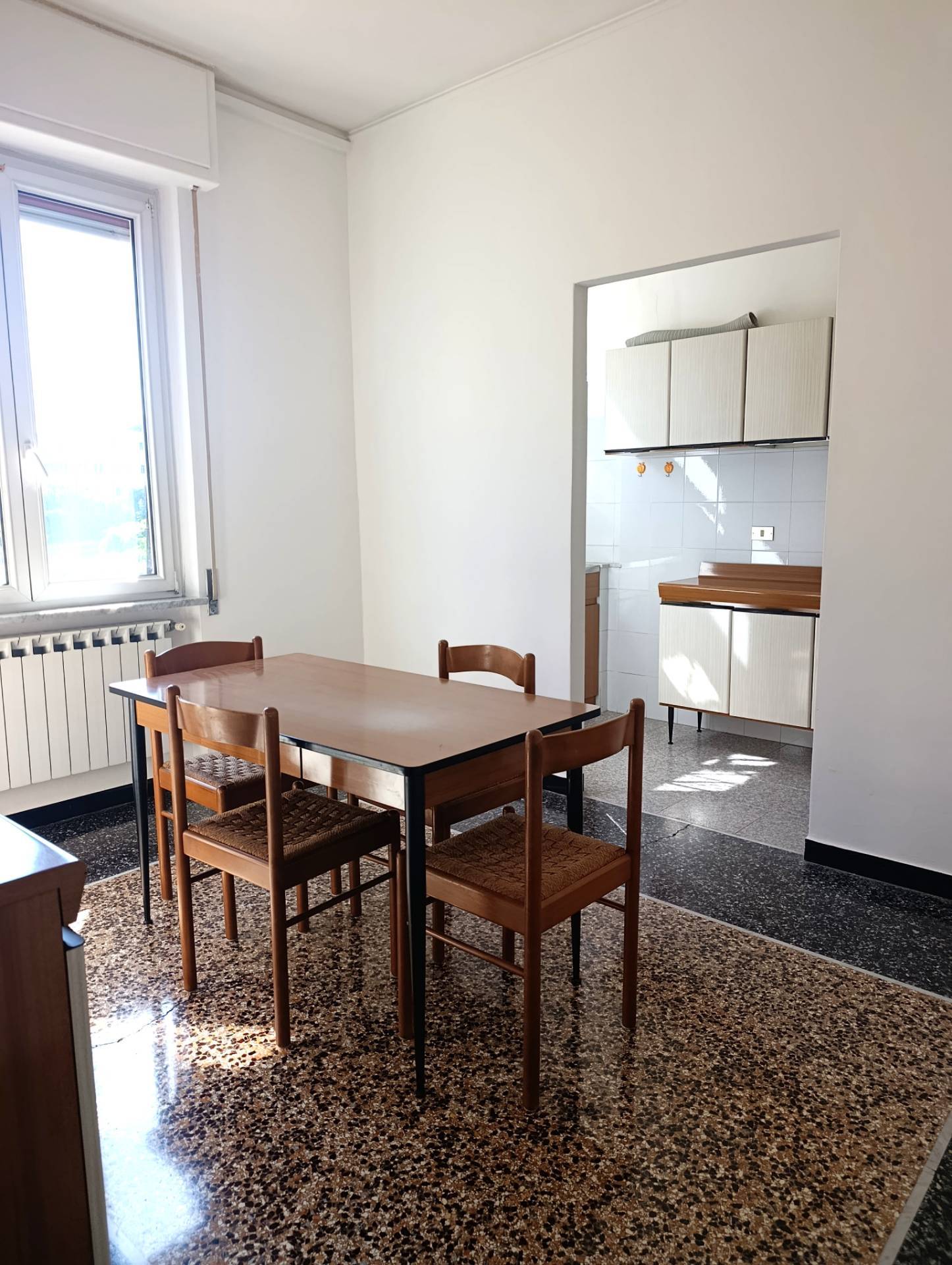 Appartamento in vendita a Savona, Valloria