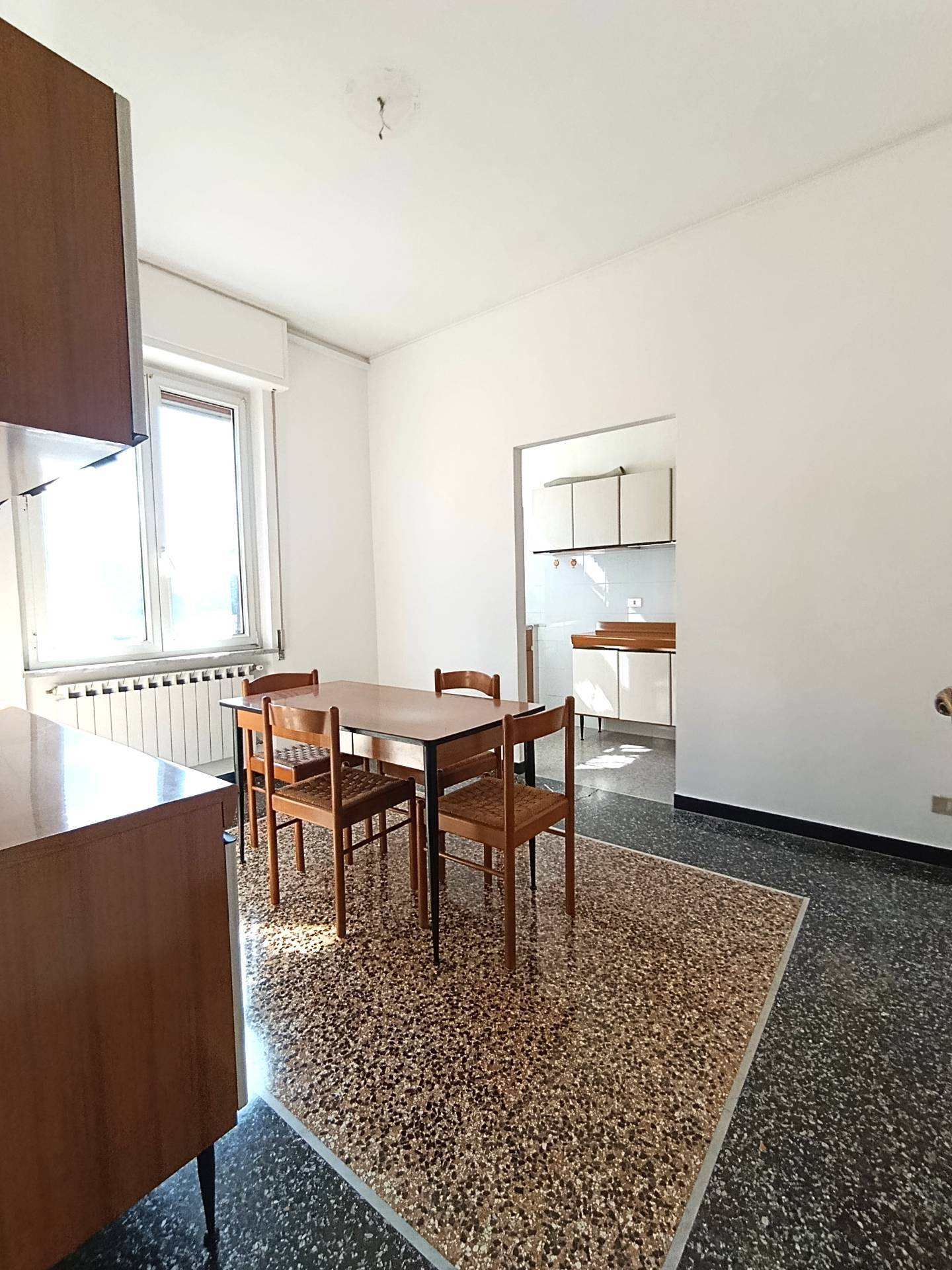Appartamento in vendita a Savona, Valloria