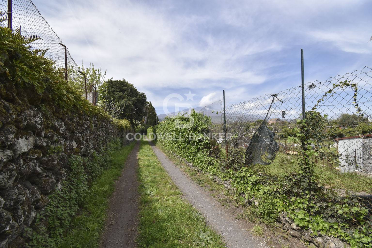 Terreno in vendita a Aci Sant'Antonio