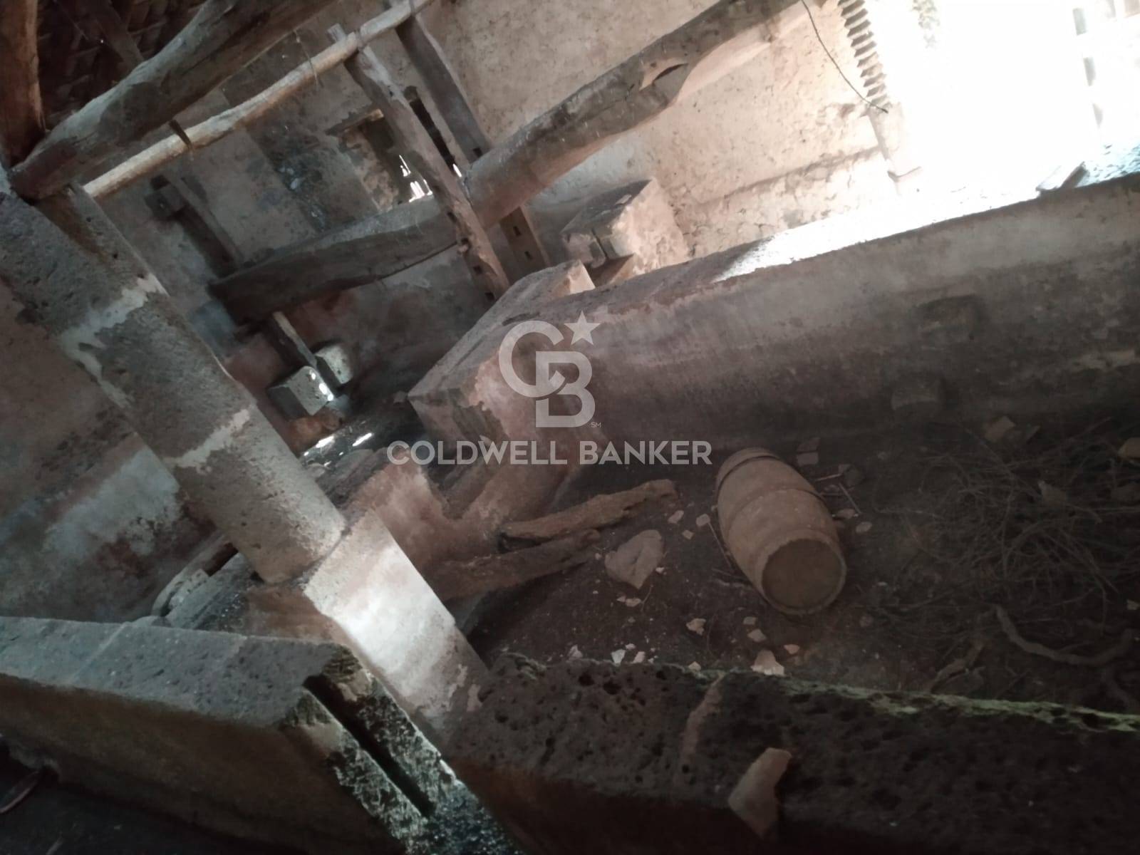 Magazzino in vendita a Giarre