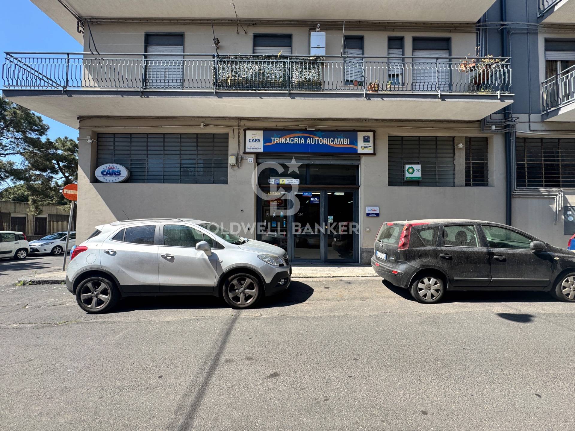 Locale commerciale in vendita a Acireale