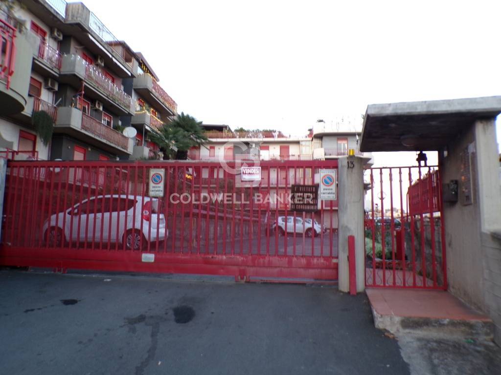 Box o garage in vendita a Aci Catena
