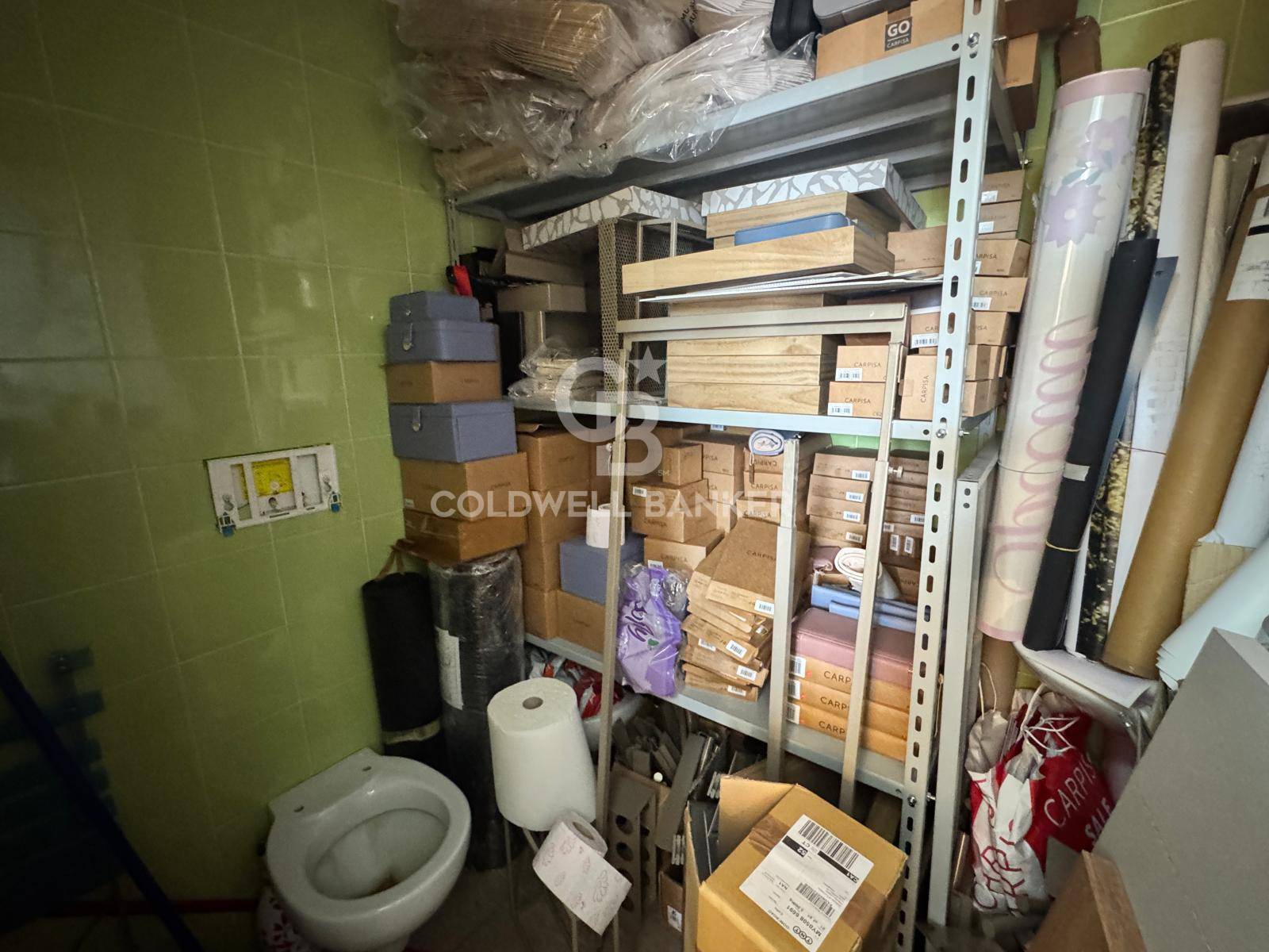 Locale commerciale in affitto a Caltagirone