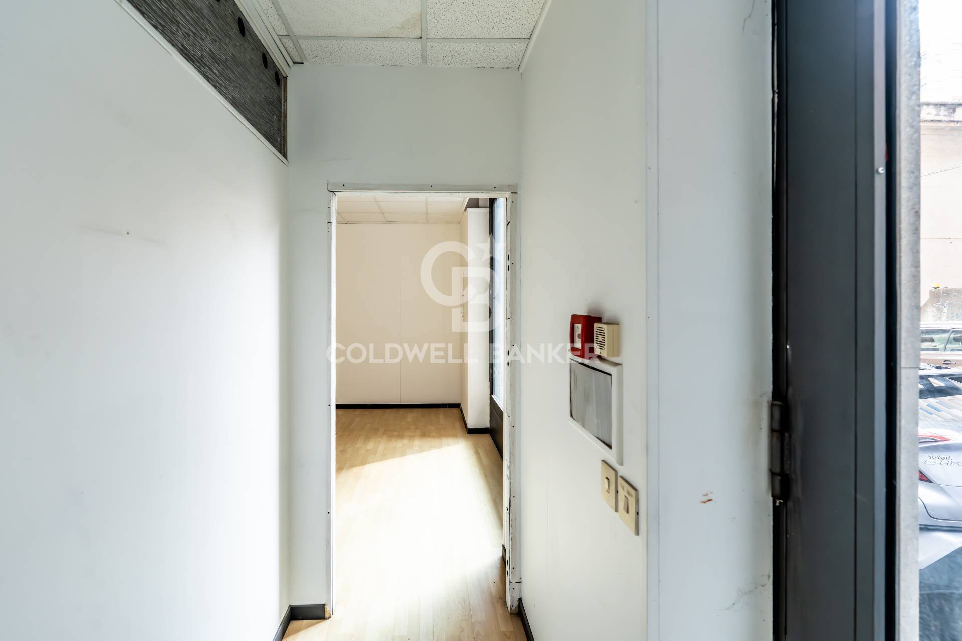 Locale commerciale in vendita a Acireale