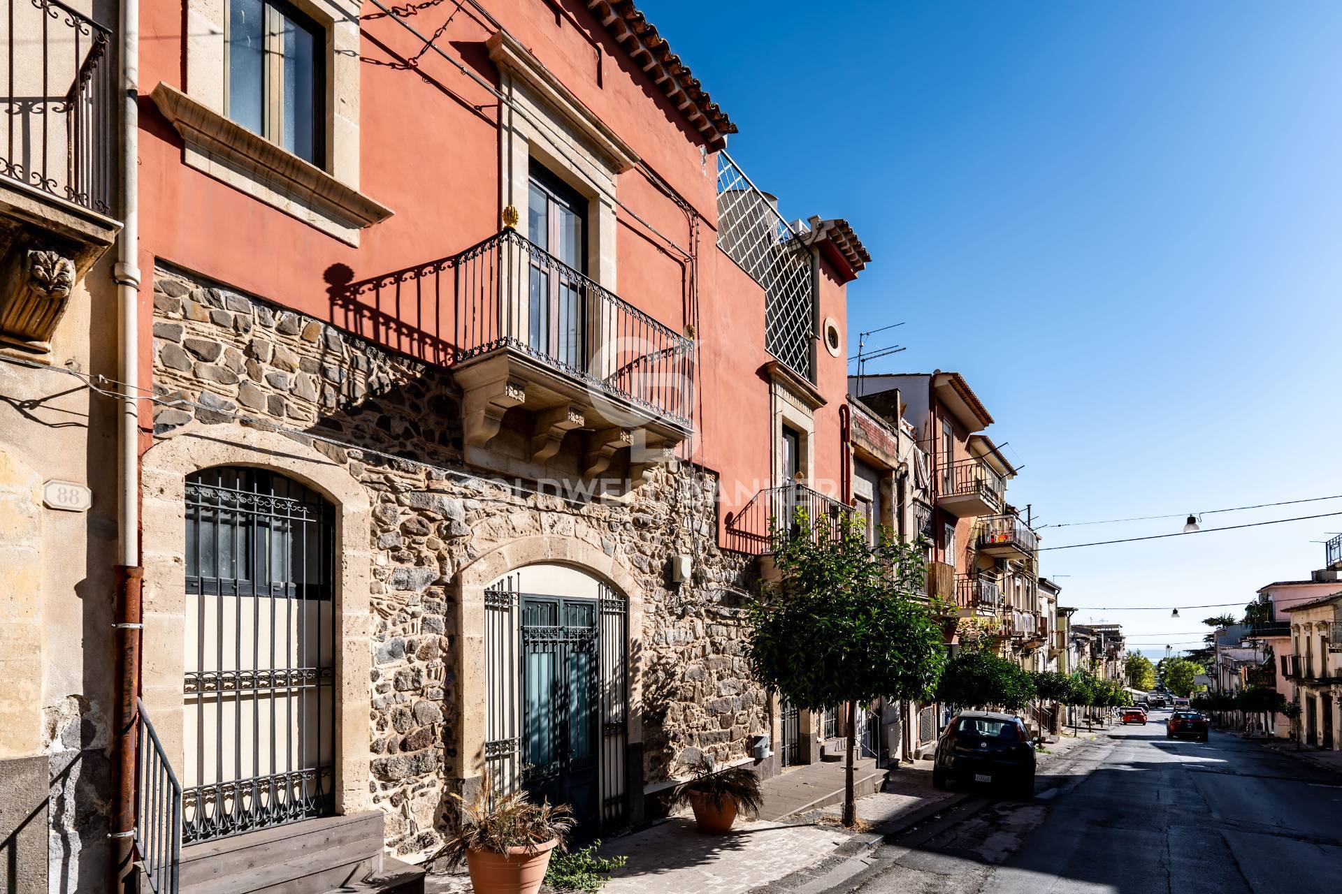 Palazzo in vendita a Militello in Val di Catania