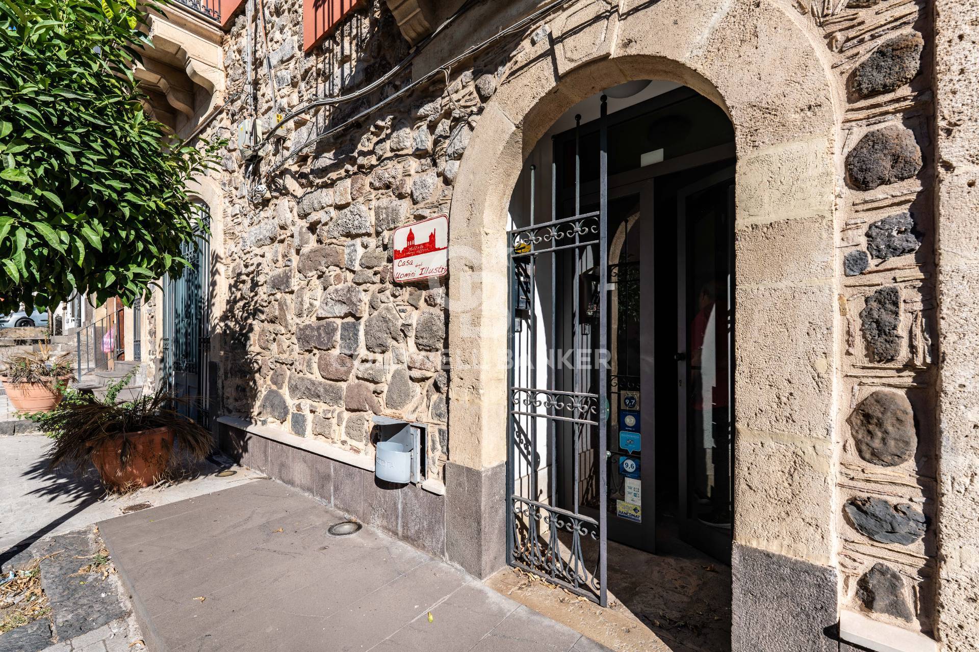 Palazzo in vendita a Militello in Val di Catania