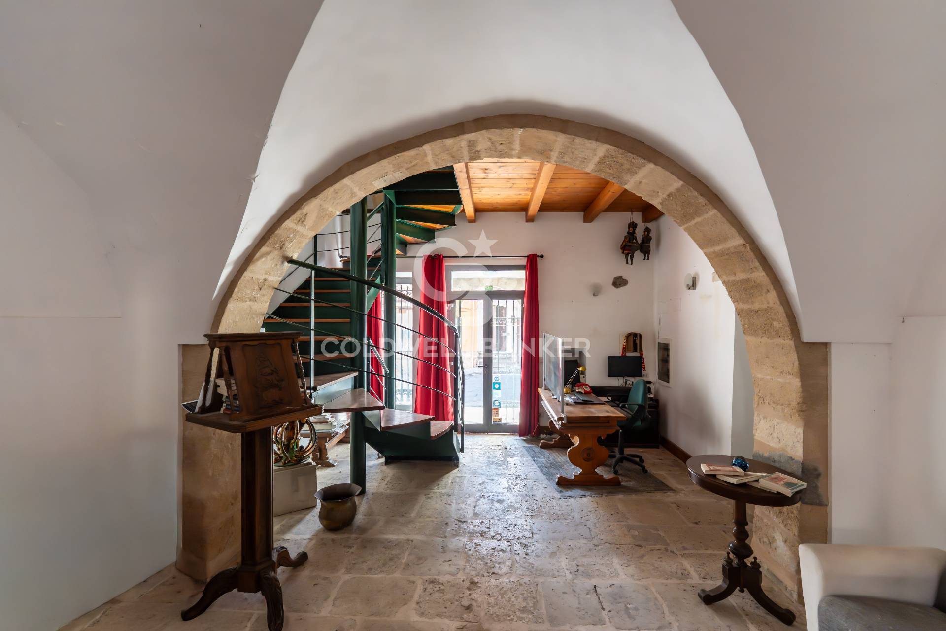 Palazzo in vendita a Militello in Val di Catania