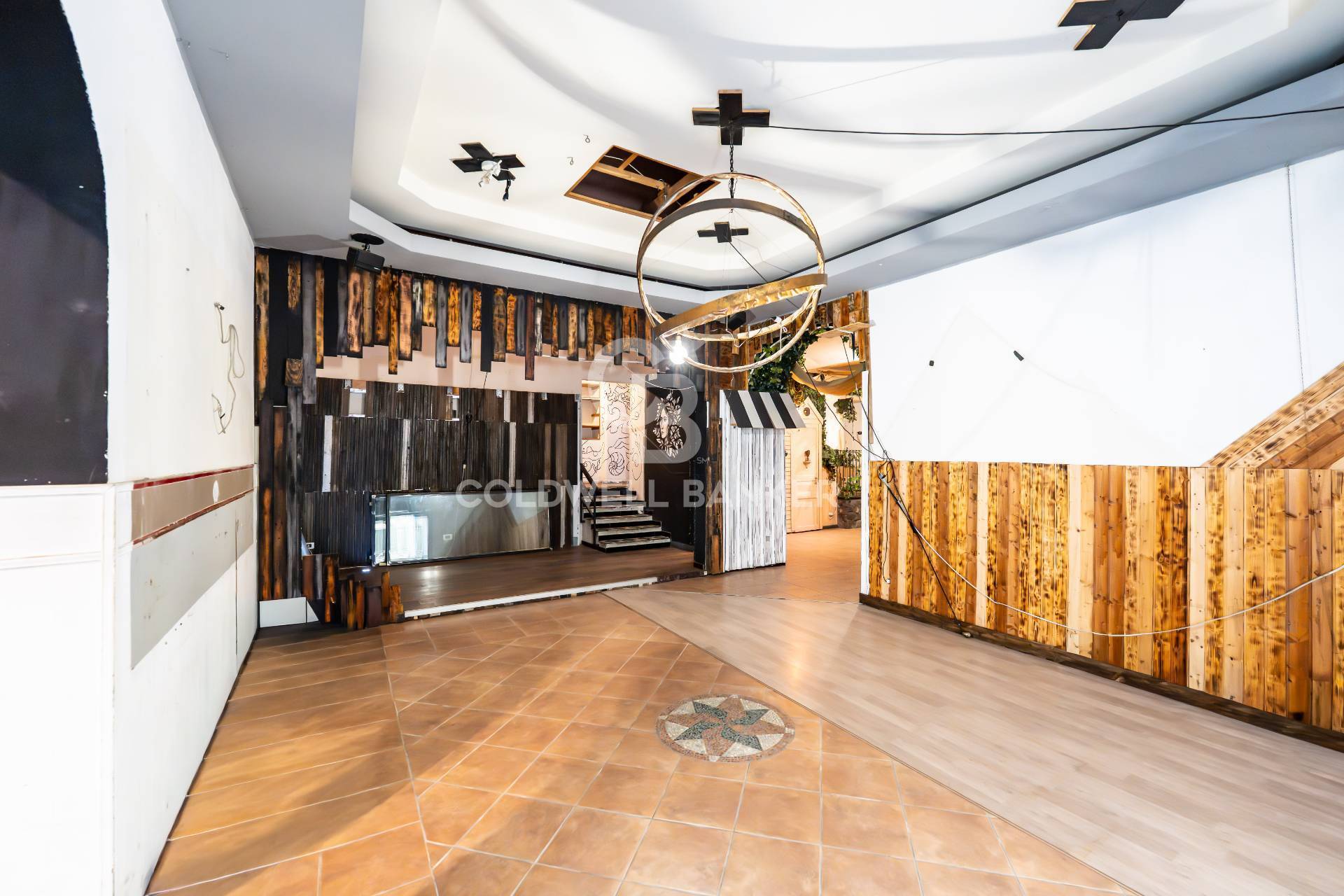 Locale commerciale in affitto a Acireale