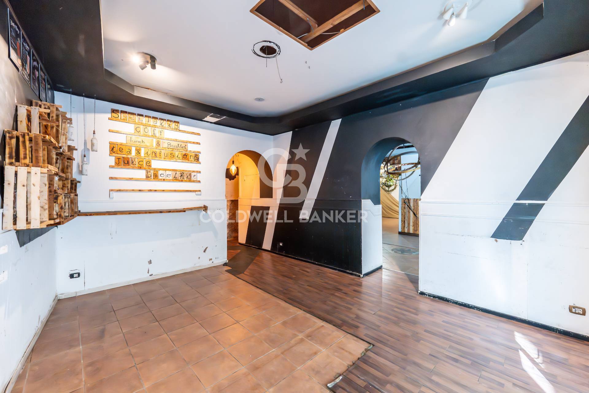 Locale commerciale in affitto a Acireale