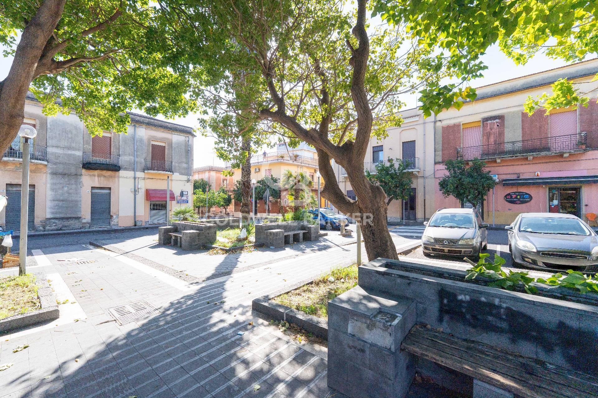 Locale commerciale in vendita a Mascali