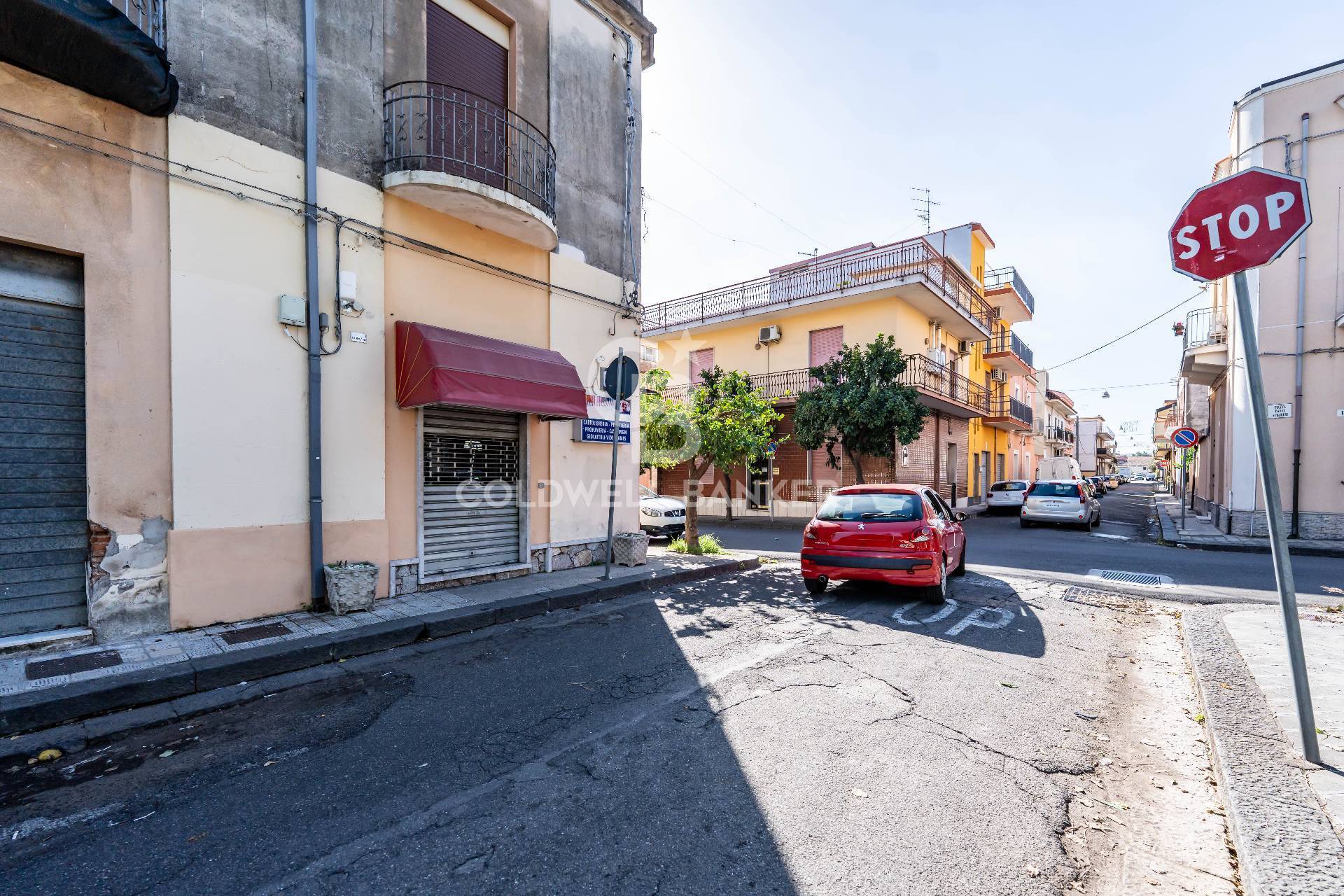 Locale commerciale in vendita a Mascali