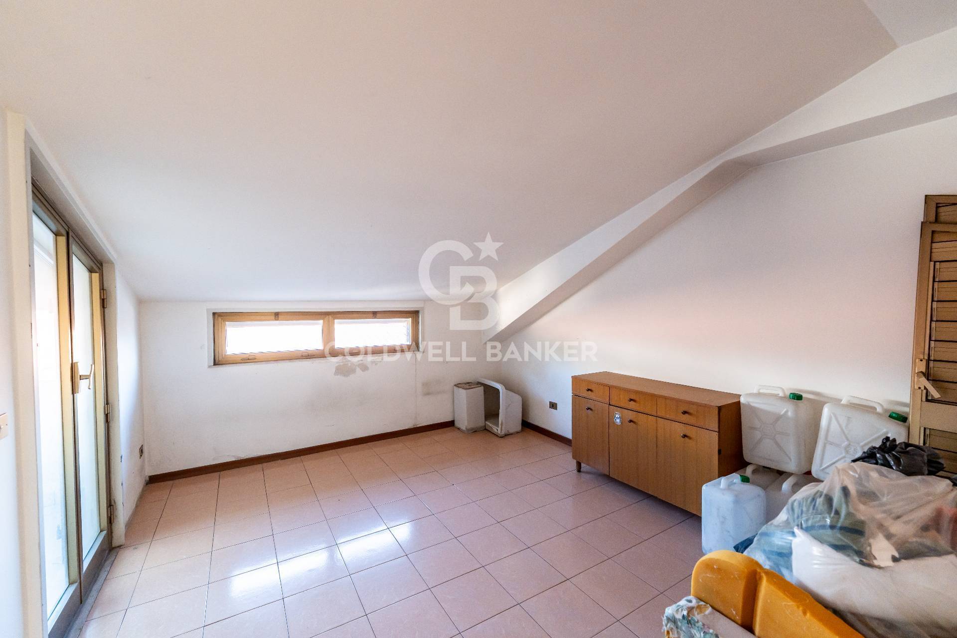 Mansarda in vendita a Aci Castello, Ficarazzi