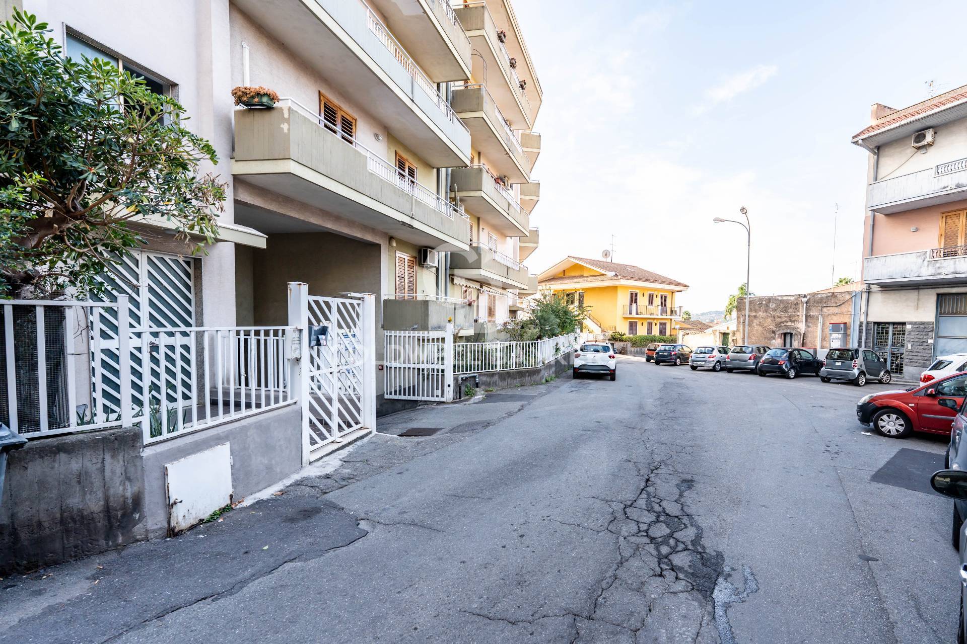 Box o garage in vendita a Acireale