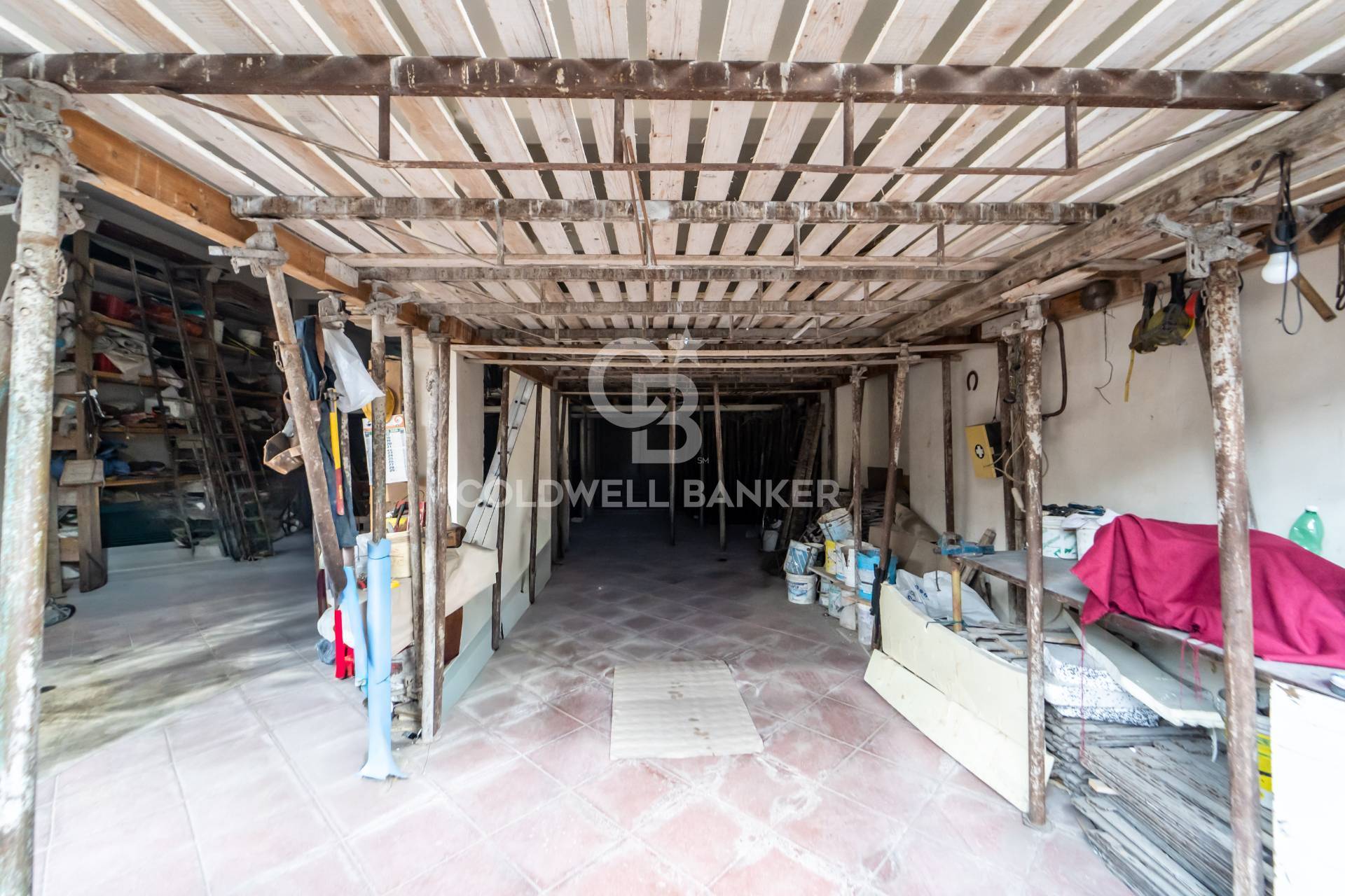 Deposito in vendita a Aci Sant'Antonio