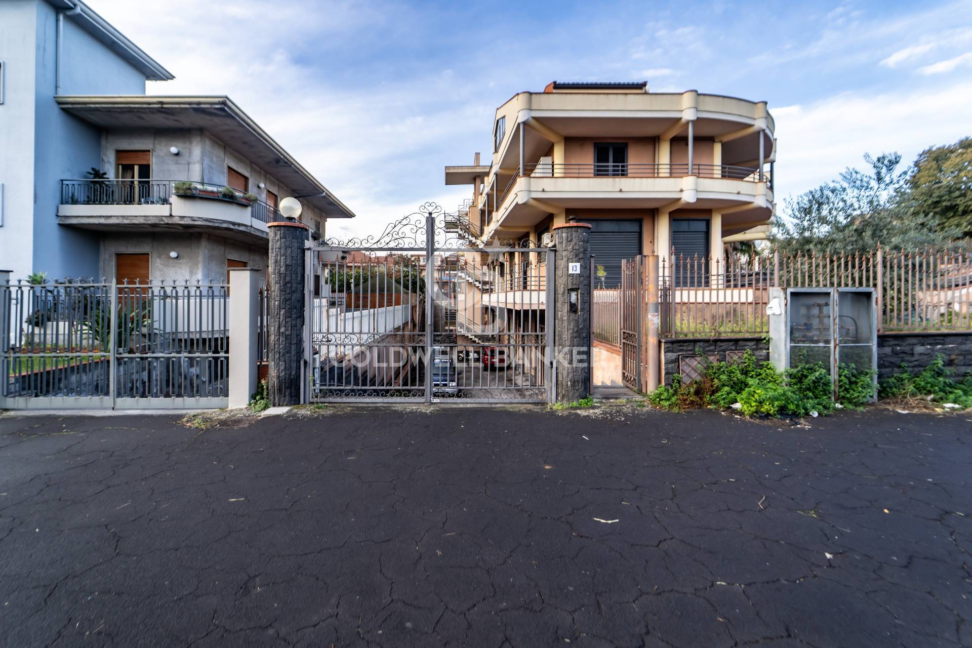 Deposito in vendita a Aci Sant'Antonio